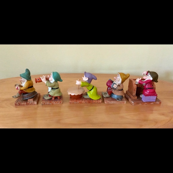 Disney lot of 5 Snow White and the Seven Dwarfs Figurines - Picture 9 of 12